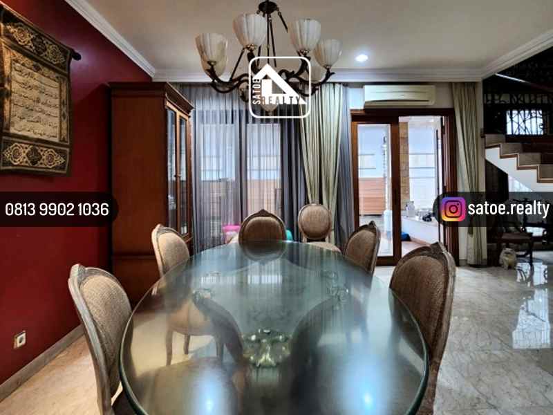 dijual rumah sekolah kenca pondok indah