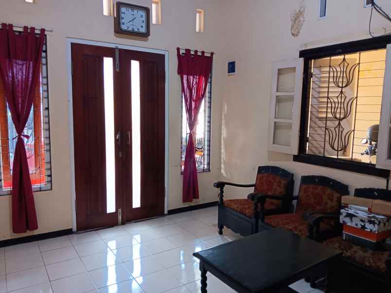 dijual rumah selorejo