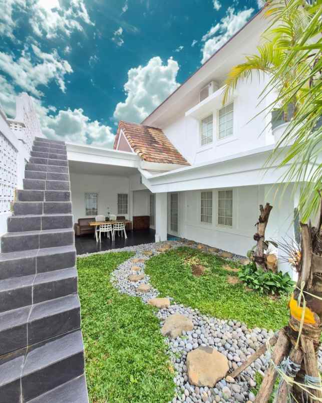 dijual rumah sentul city