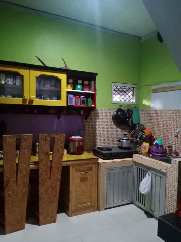 dijual rumah serua residence
