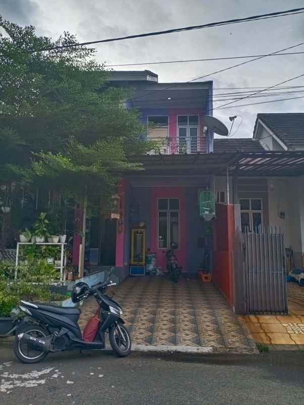 dijual rumah serua residence