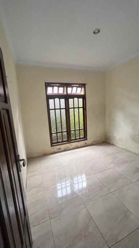dijual rumah shm pbg di kaliurang km 10