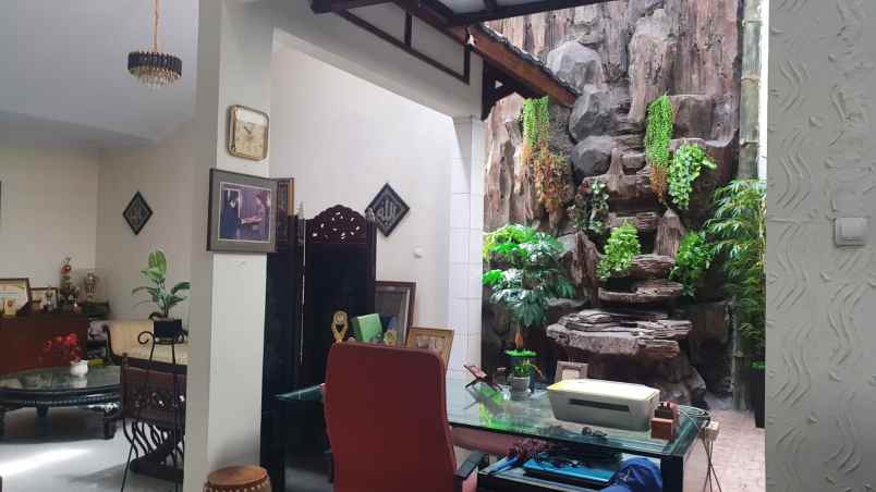 dijual rumah siap huni
