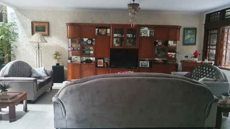 dijual rumah siap huni