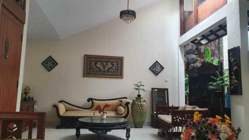 dijual rumah siap huni
