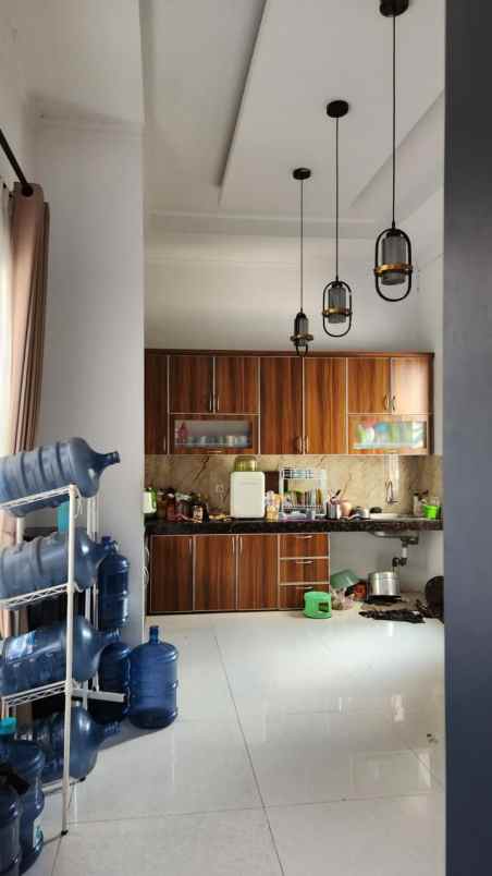 dijual rumah siap huni dekat alun alun depok