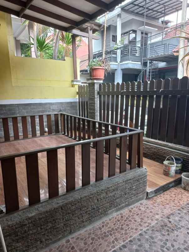 dijual rumah siap huni di perum karah surabaya