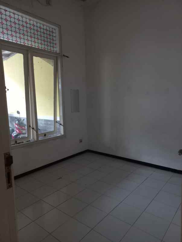 dijual rumah siap huni di perum karah surabaya