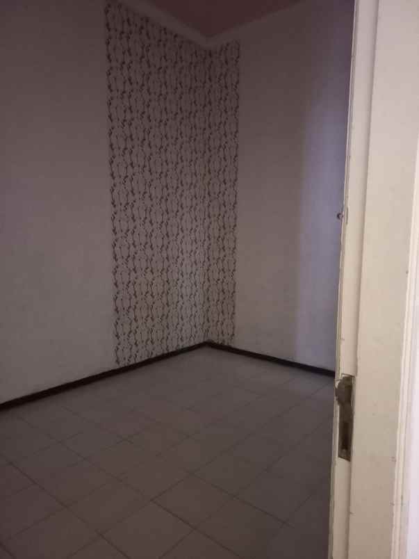 dijual rumah siap huni di perum karah surabaya