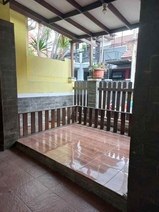 dijual rumah siap huni di perum karah surabaya