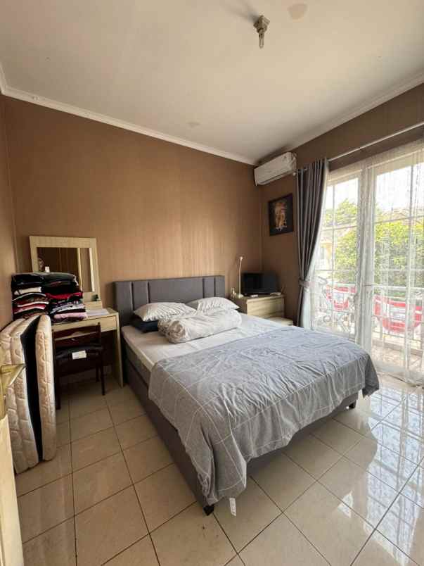 dijual rumah siap huni semi furnish di kota wisata