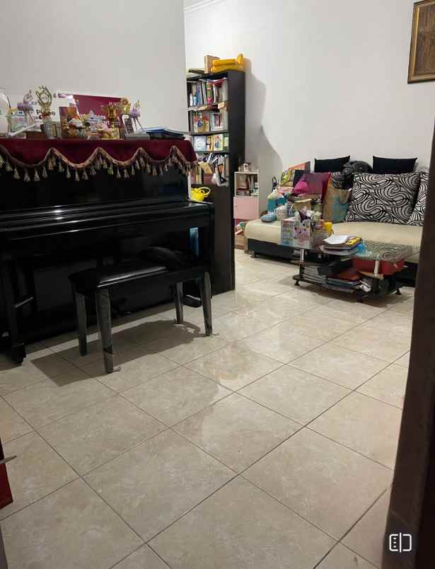dijual rumah simokerto row 2 mobil 1 lantai surabaya
