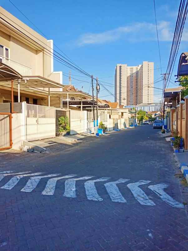 dijual rumah simpang darmo permai