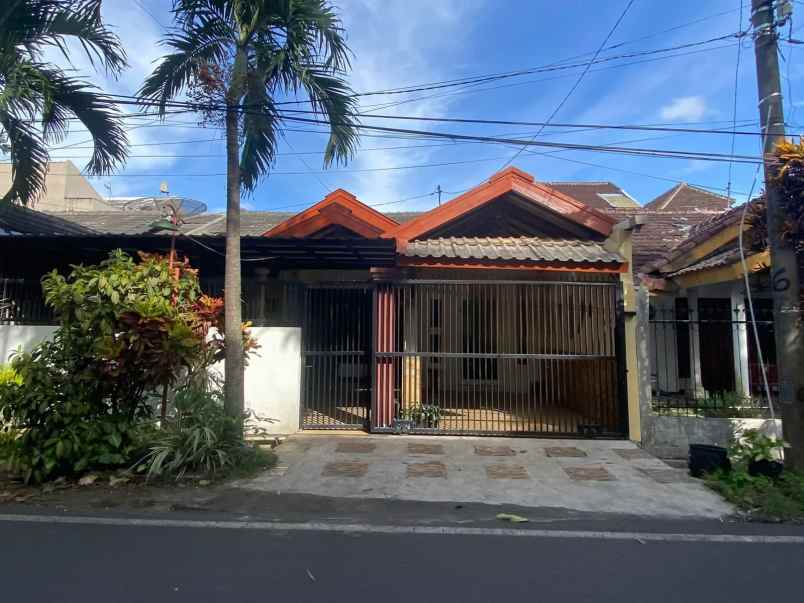 dijual rumah standart lokasi sawojajar