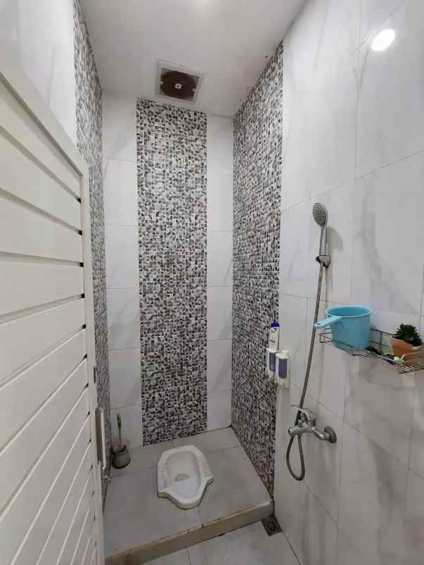 dijual rumah strategis di perum pandanwangi