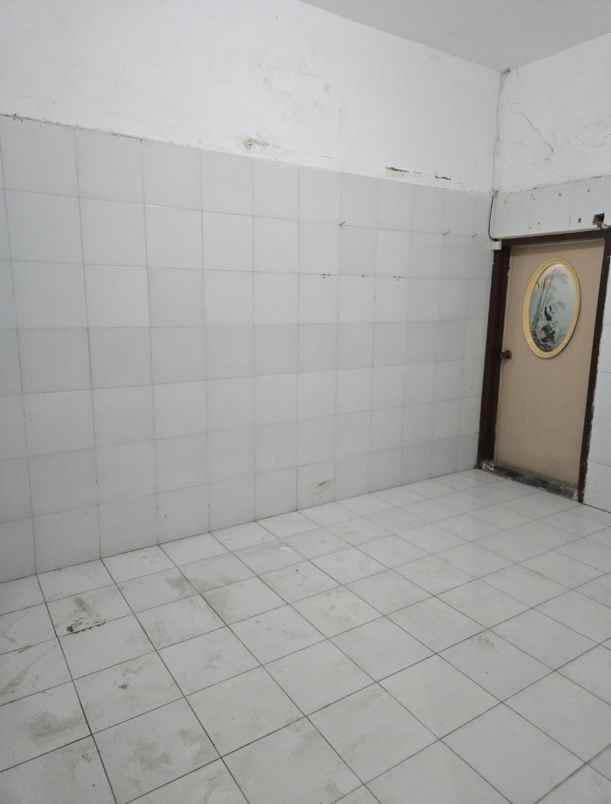 dijual rumah sutorejo