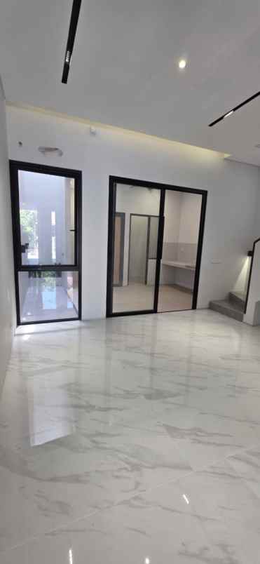dijual rumah sutorejo prima indah
