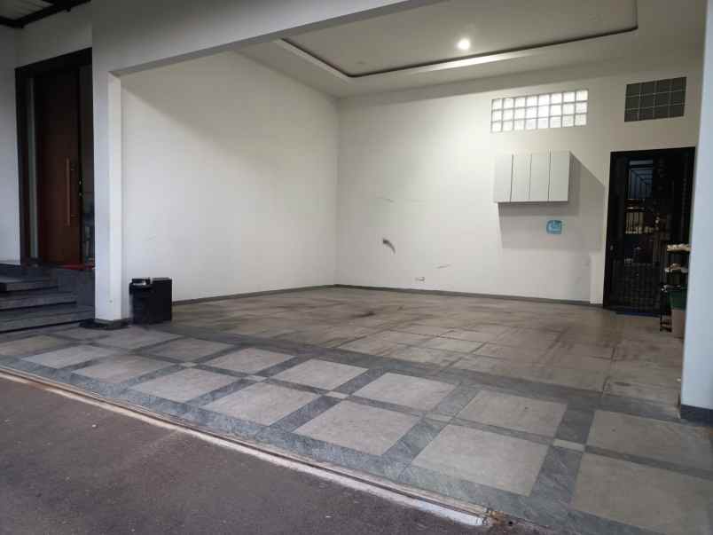 dijual rumah taman meruya ilir