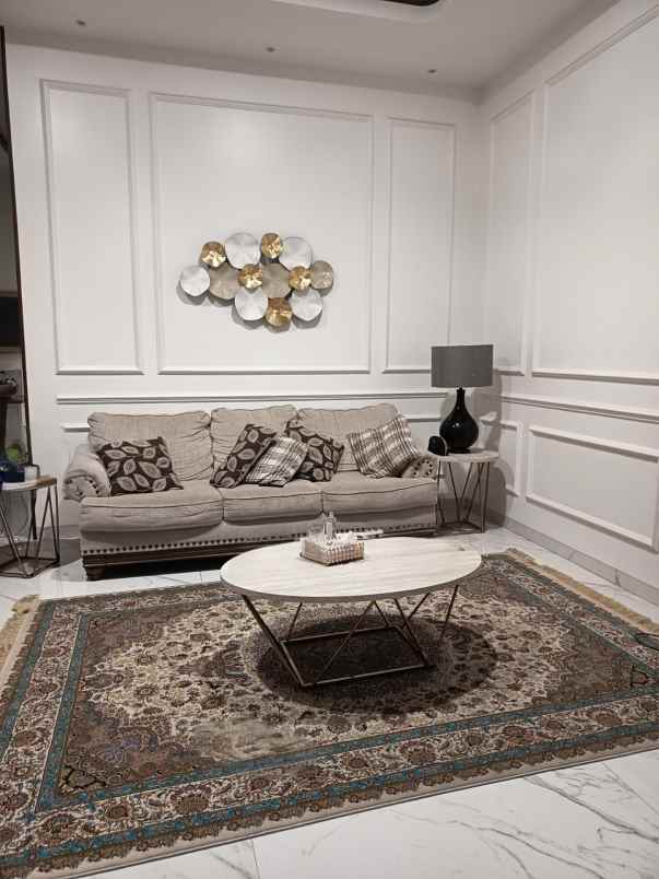 dijual rumah taman meruya ilir