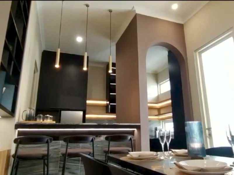 dijual rumah taman pinang indah