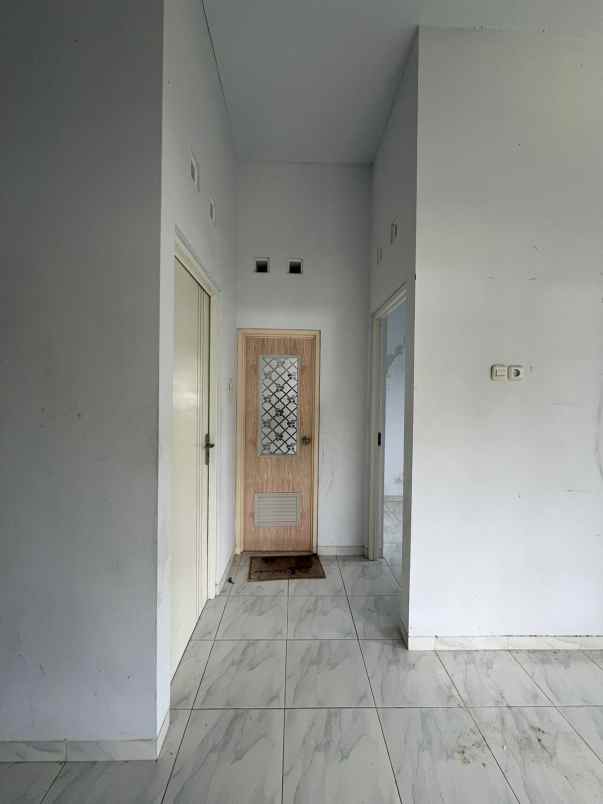 dijual rumah tamanan