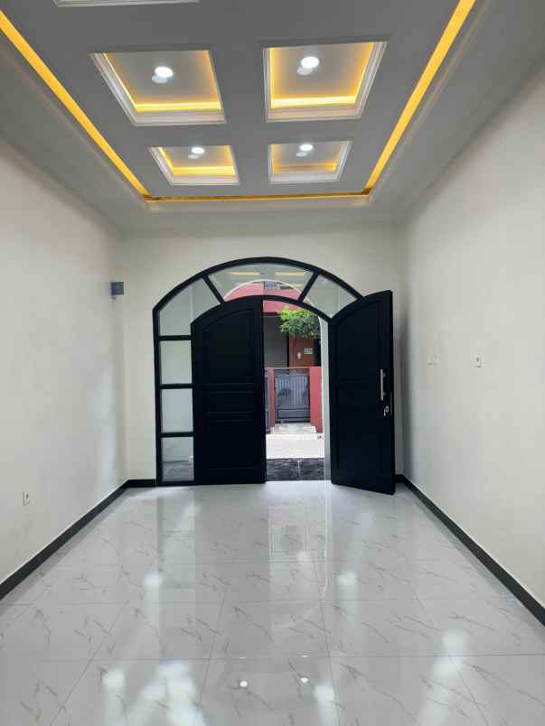 dijual rumah tapos depok