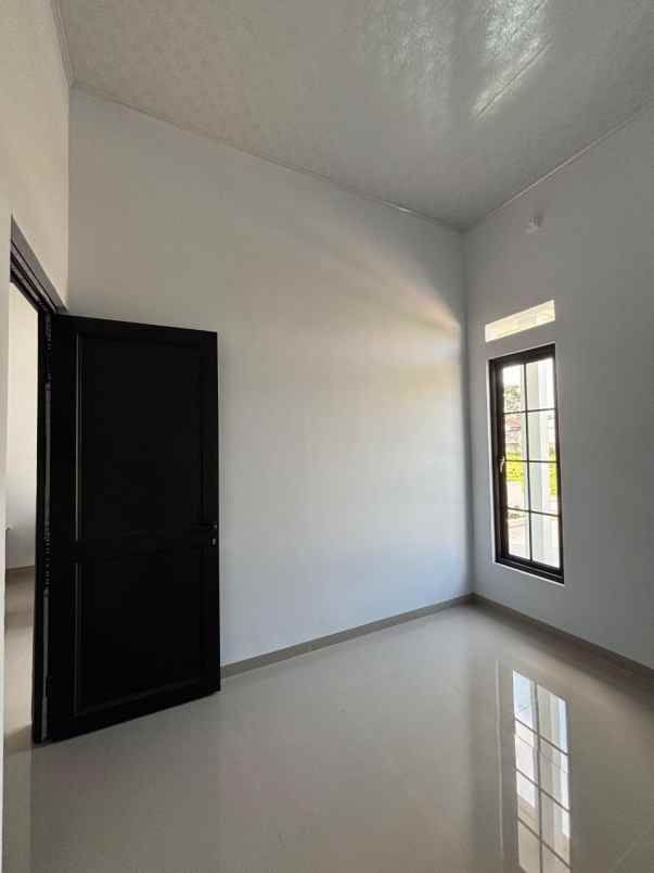 dijual rumah tugu batu pasir putih