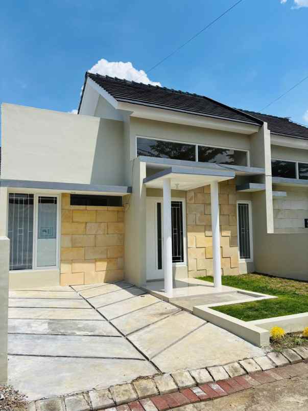 dijual rumah ulesari tirtomoyo malang