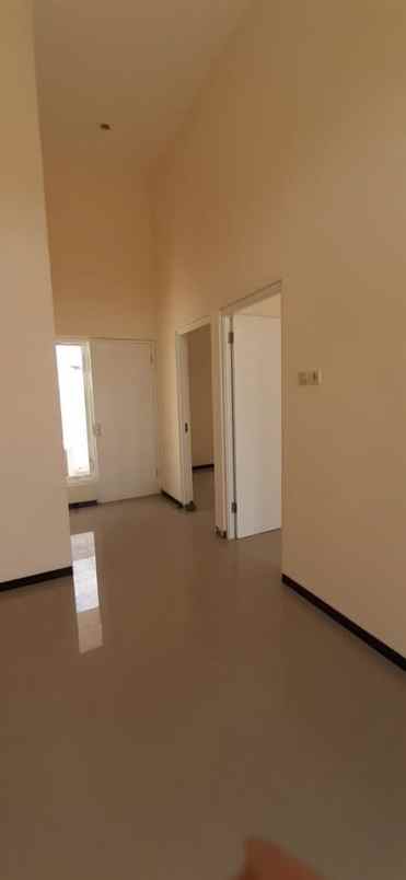 dijual rumah ulesari tirtomoyo malang