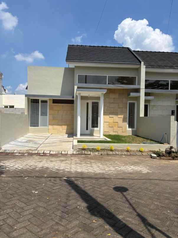 dijual rumah ulesari tirtomoyo malang