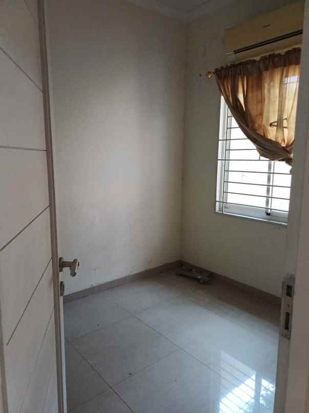 dijual rumah view golf kedaton suvarna padi tangerang