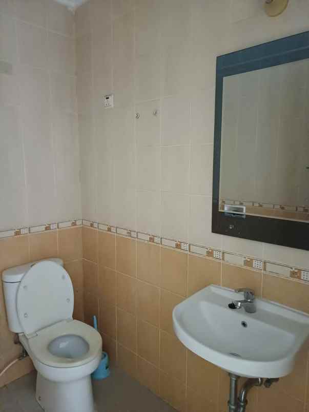dijual rumah view golf kedaton suvarna padi tangerang