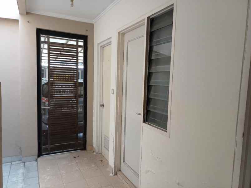 dijual rumah view golf kedaton suvarna padi tangerang