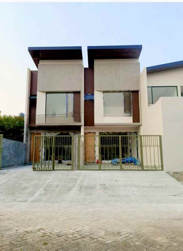dijual rumah villa meruya jakbar