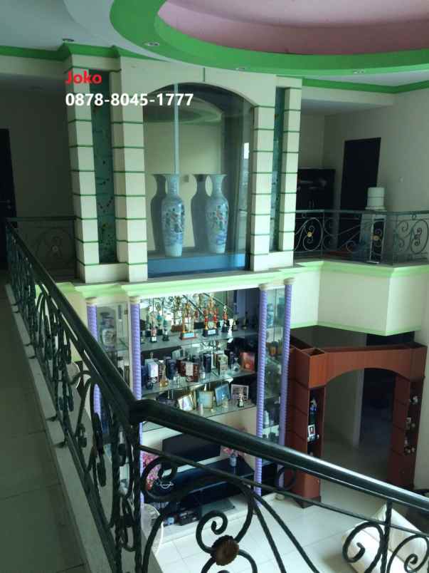 dijual rumah villa tomang mas
