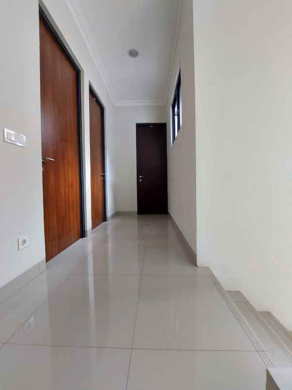dijual rumah visalia kota wisata