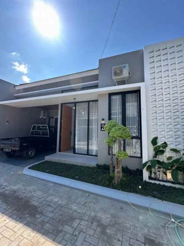 dijual rumah warak sumberadi