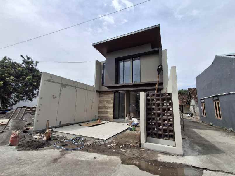 dijual rumah wedomartani ngemplak