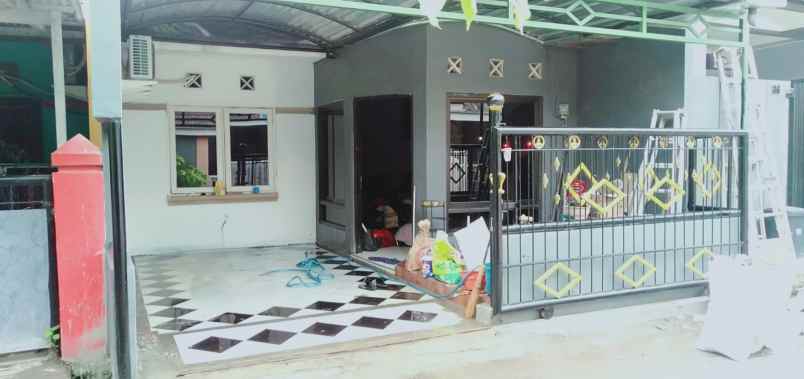 dijual rumah wiguna