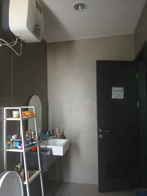 dijual rumah wisteria metland menteng