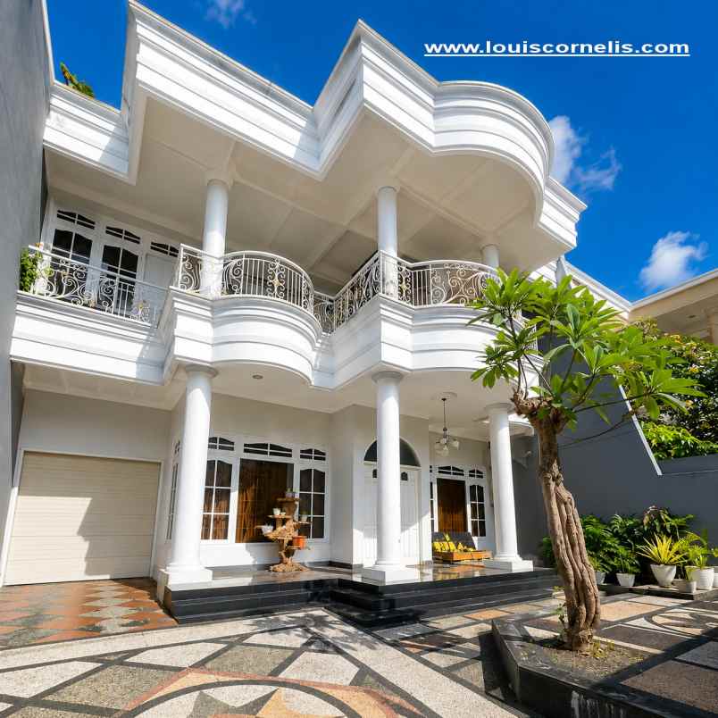 dijual segera rumah besar 2 lantai di pemogan denpasar