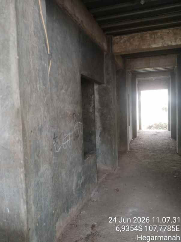 dijual tanah 420 m cocok kost bangunan sudah berdiri