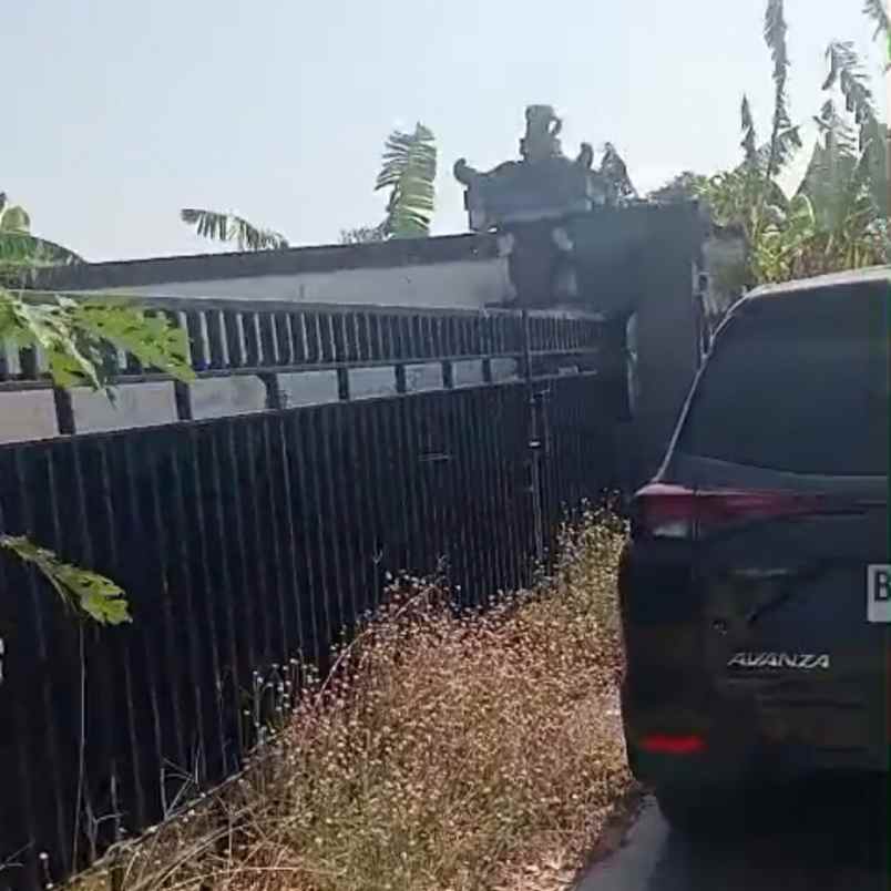 dijual tanah jl siulan