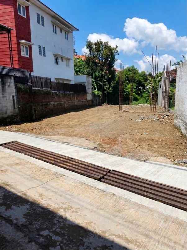 dijual tanah luas 420 m bangunan 7 kamar