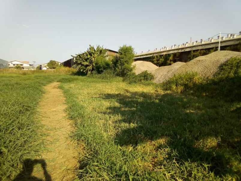 dijual tanah raya kedung cowek