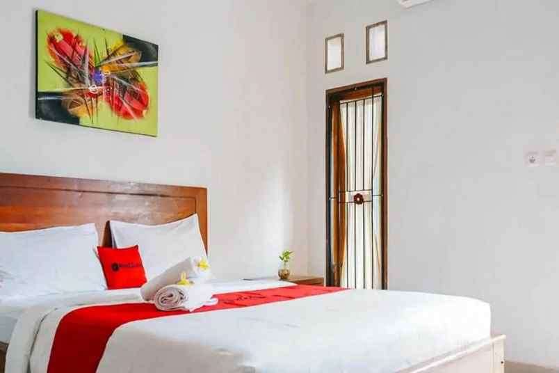 dijual villa ampenan selatan kec