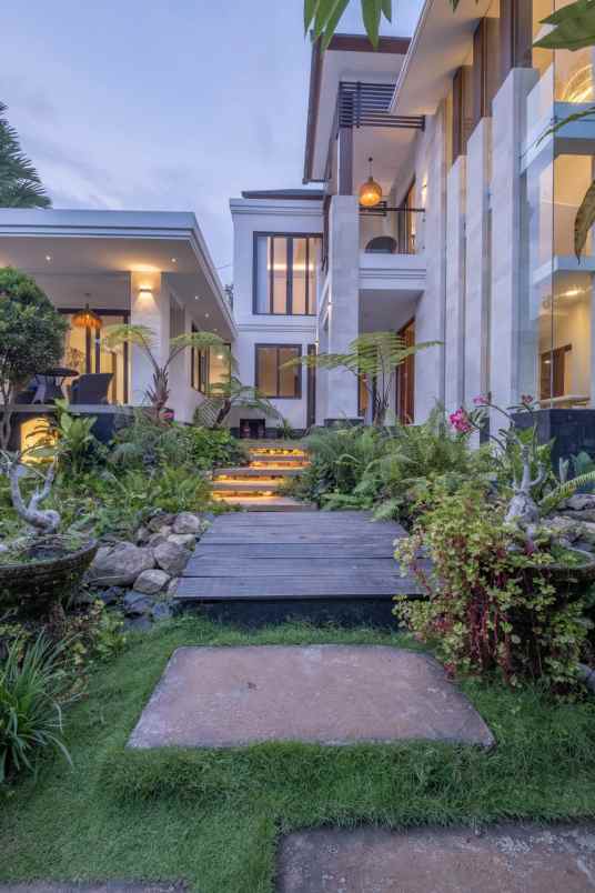 dijual villa desa lalanglingah kec