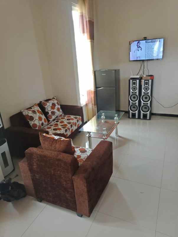 dijual villa jl abdulgani atas