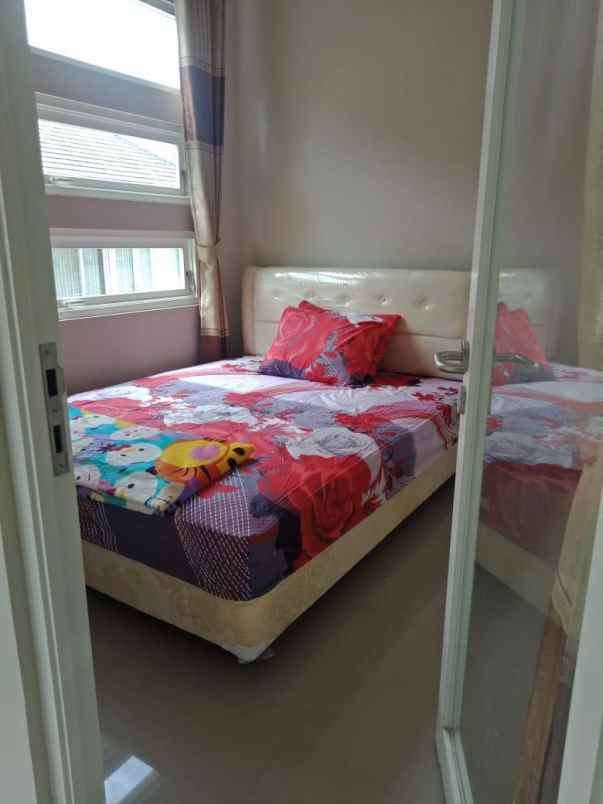 dijual villa jl abdulgani atas