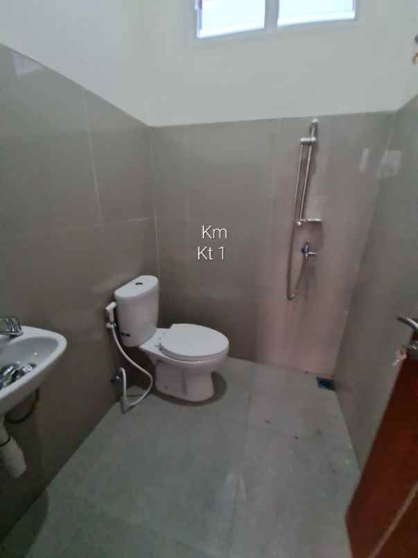 dijual villa kayana regency